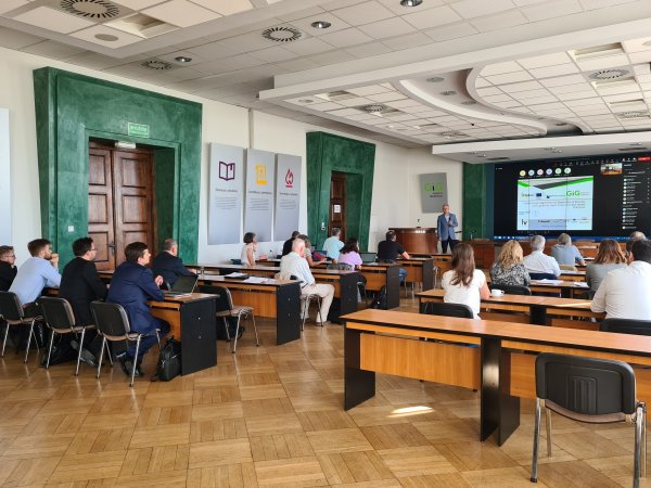 HyCon: warsztaty na temat hydrotermalnego upłynniania biomasy i lignitów 